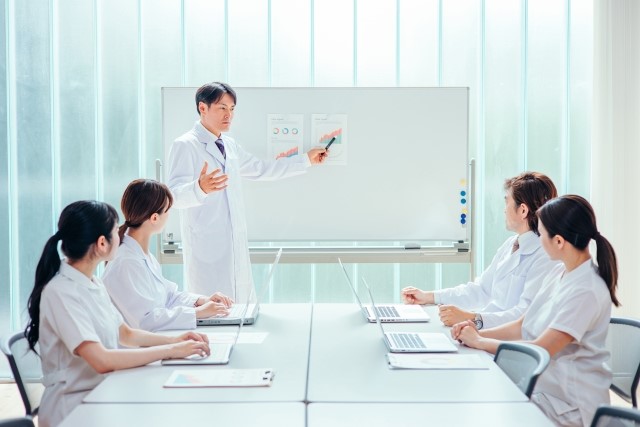 患者さんの満足度を向上させるために病院が行うべき接遇教育の進め方とは？
